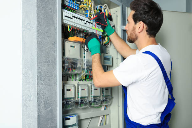 Best Circuit Breaker Repair  in Maple Bluff, WI